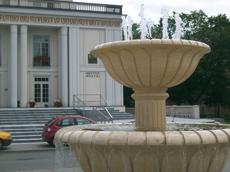 Fontanna przy Instytucie Muzyki Uniwersytetu Rzeszowskiego
